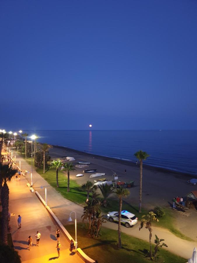 Primera Linea De Playa Con Vistas Al Mar Rincon de la Victoria Ngoại thất bức ảnh